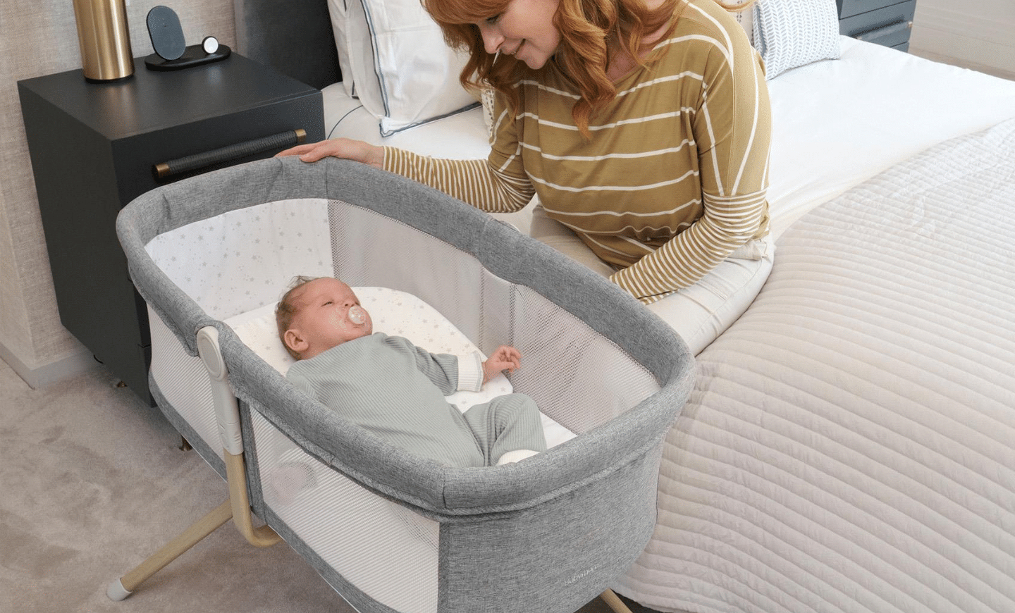 Babymore Air motion gliding crib mum and baby